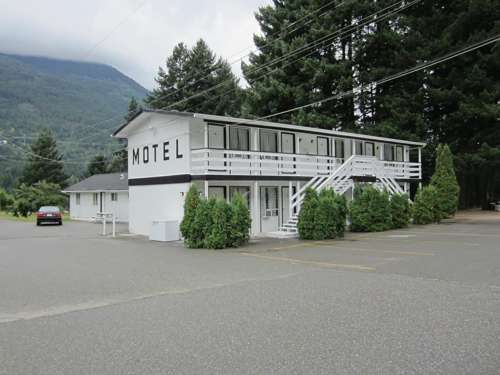 The Mighty Fraser Motel Boston Bar Exterior photo